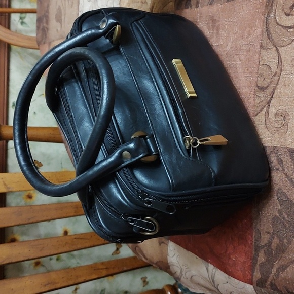 not marked Handbags - Classic Black Hand Bag